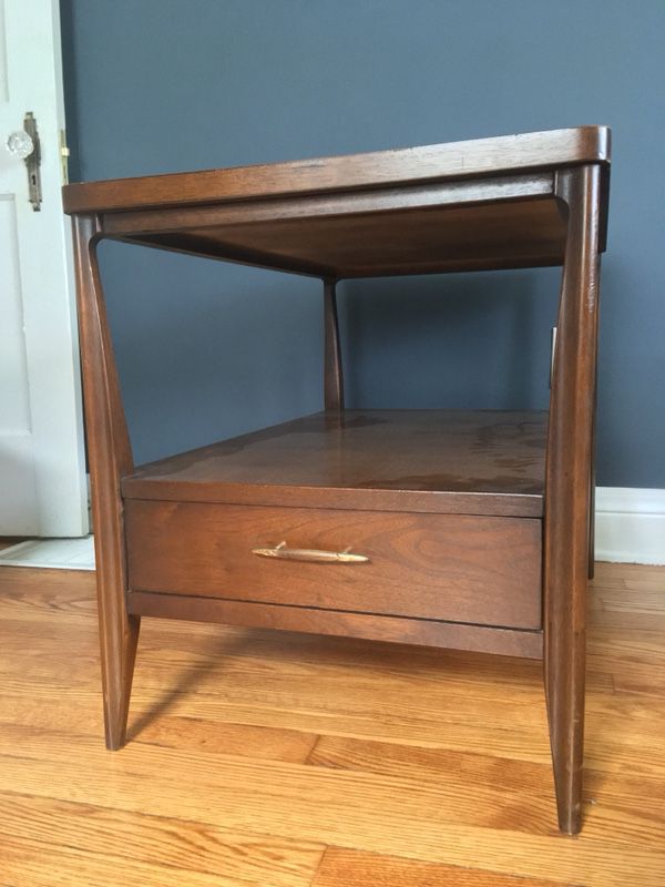 Broyhill Saga Lamp End Table For Sale In Louisville Ky Offerup