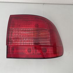 New 2003-2006 OEM Porsche Cayenne Taillight Assembly Passenger Side with Bulb Holder