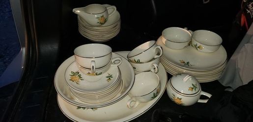 Vintage 1940s Paden City Pottery China Set (Paden City West Virginia)
