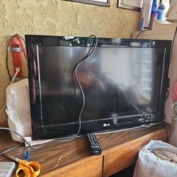 LG TV32"