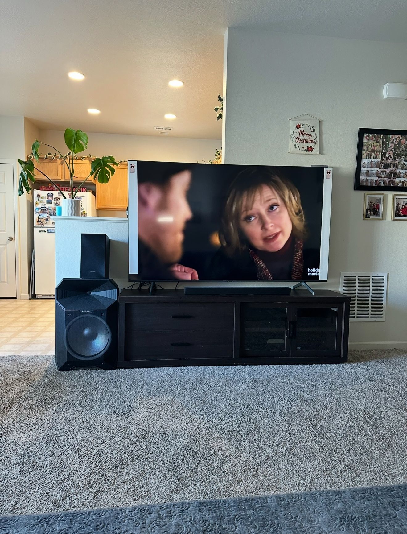Tv Stand/ Entertainment Center