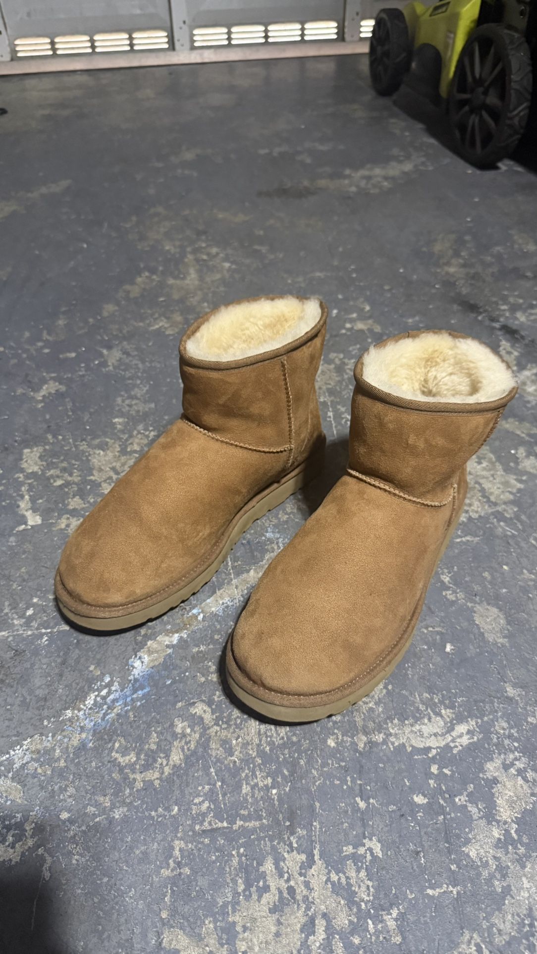 ugg classic mini men size 11