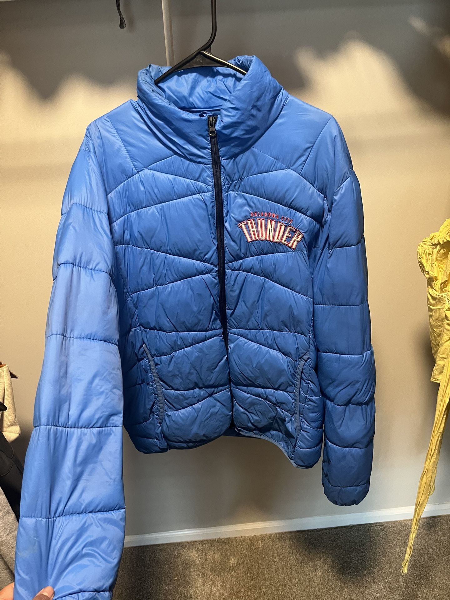 Men’s Large OKC thunder Jacket