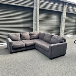 Modern L-Shape Sectional Couch (FREE DELIVERY!)