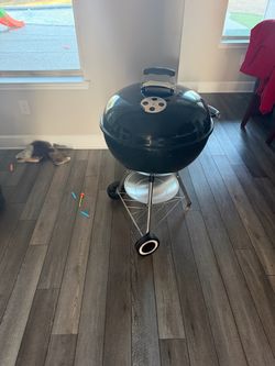 Weber Kettle Charcoal Grill