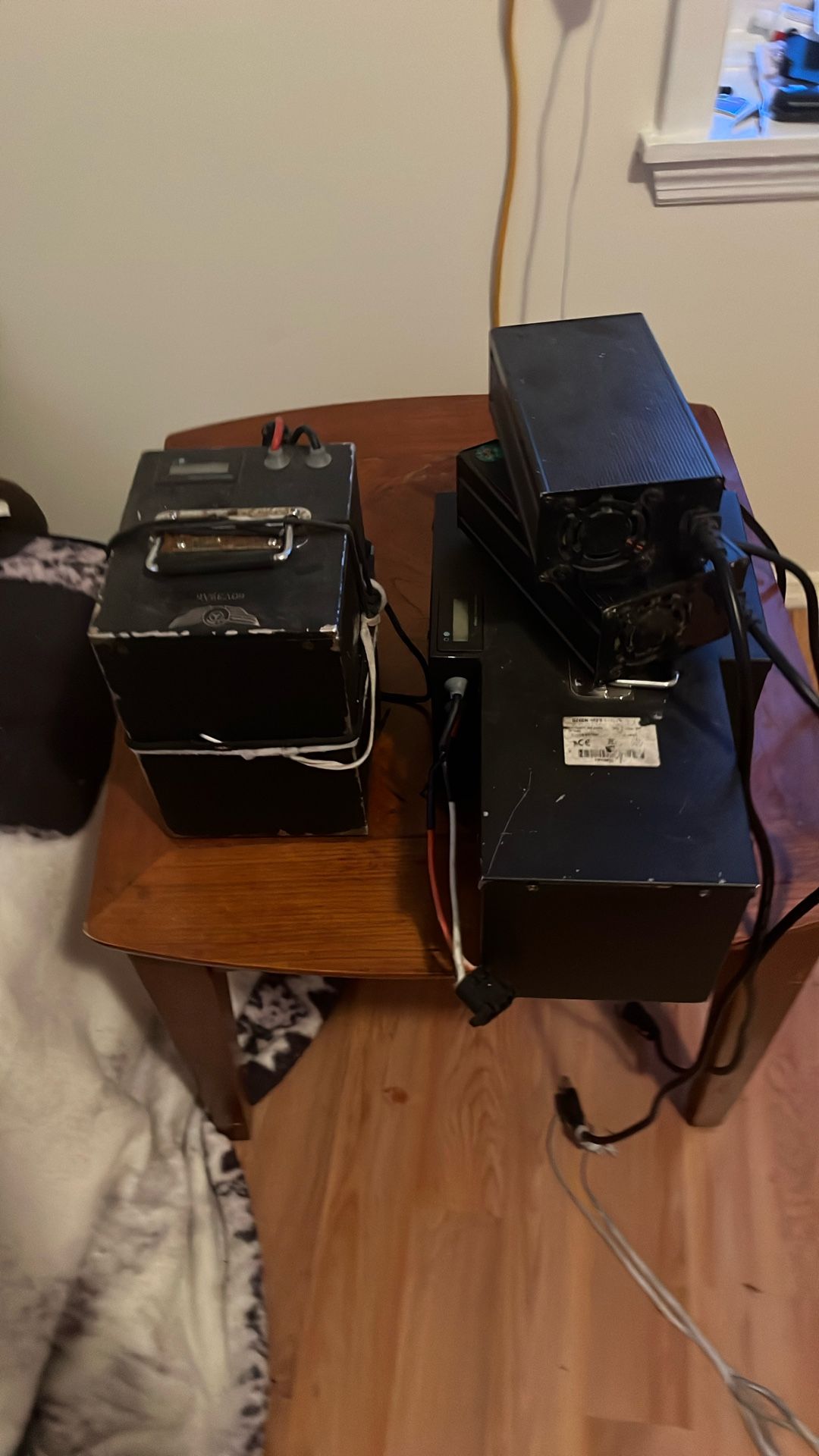 Selling To Electric Skuter Batteries, Excellent Condition $700