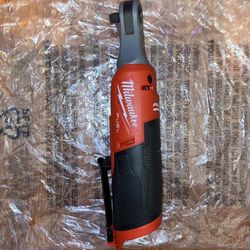 (1) Milwaukee M12 Fuel Brushless 3/8 Ratchet(2567-20)