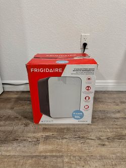 FRIGIDAIRE MINI FRIDGE