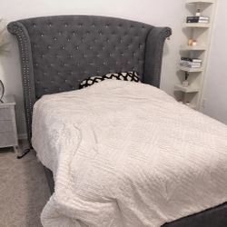 GREY VELVET BED w/ Tall Diamond Headboard 😍😍