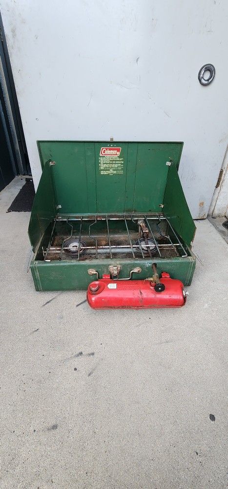 Vintage Coleman

413G 2 Burner Camp

Stove 1972