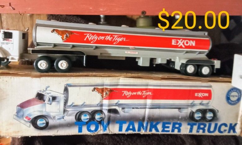 Collector Truck Exxon With Box