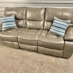 Like New Leather Electric Dual Reclining Couch With Dual Usb 