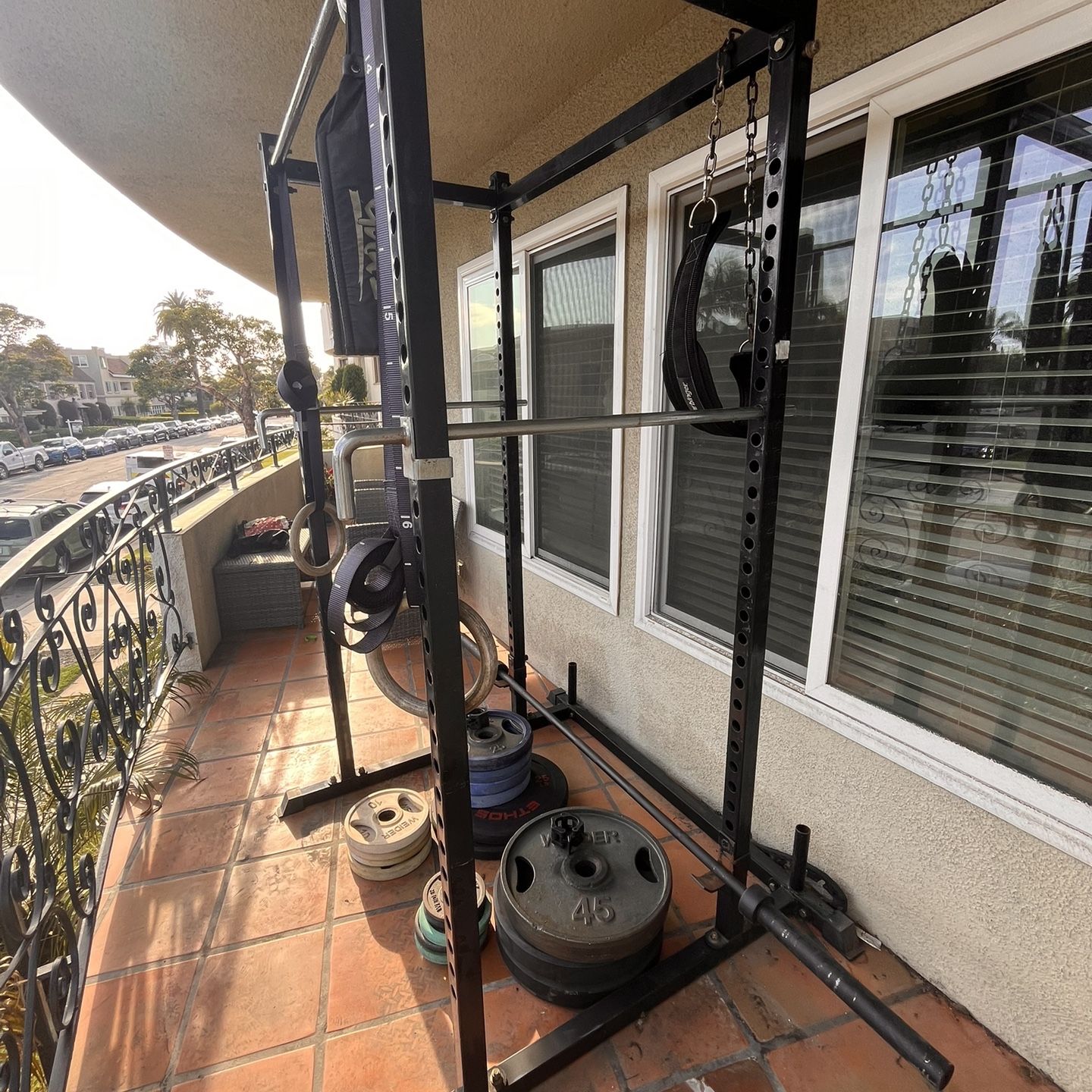 Complete Home Gym: Power Cage, Barbell, 395 Lbs In Weights (Plates) and more Accessories 