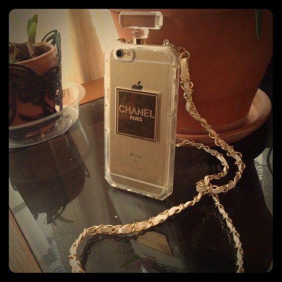 Brand new in box never used iPhone 6 case with straps like a purse very pretty first comes first