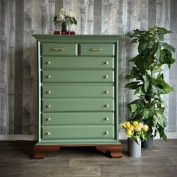 🌺 Newly Refinished Solid Wood 6 Drawers Tall Dresser/ Details Below ⬇️/ I Can Deliver