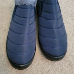 Water Resistent, Fur-lined Shoes 