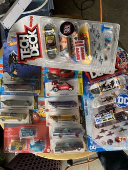 HOTWHEELS & TECHDECKS