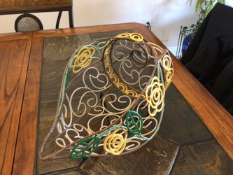 Hand Painted Metal Wire Shell Shape Basket 
