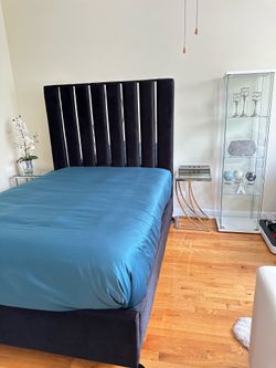 Bedroom set, Bedframe, mattress, nightstands