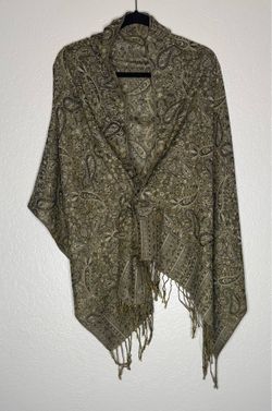 Pashmina Shawl Scarf with Intricate Paisley Pattern