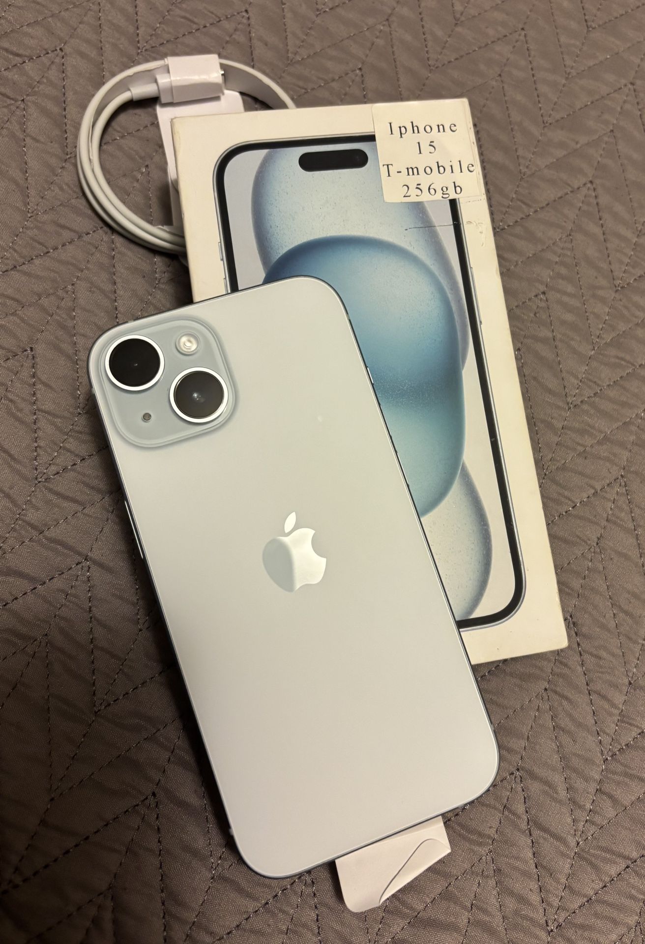 iPhone 15 256gb