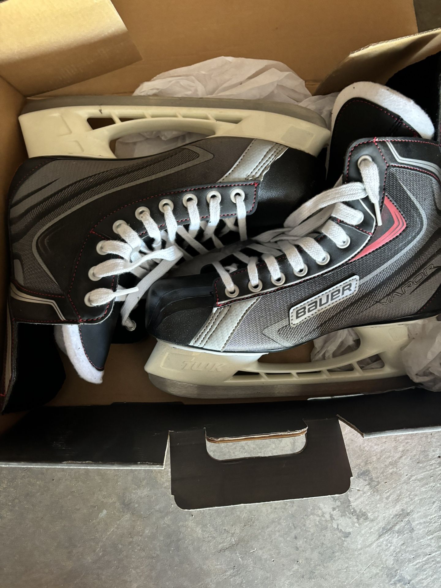 Brand New Bauer X30 Size 10.5