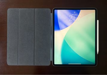 Apple iPad Pro (12.9-inch, Wi-Fi, 64GB) - Silver (2018) w/Apple Smart Folio & Pencil