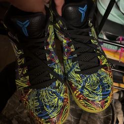 Kobe 4 wizenard - size 11/5