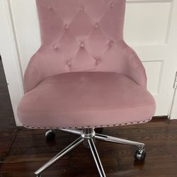 Pink desk chair 