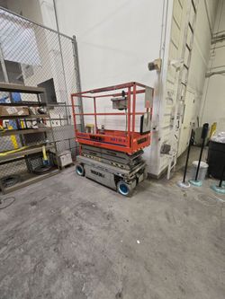 Scissor lift