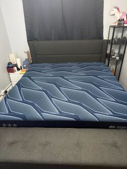 Serta iSeries Mattress King with Bed frame