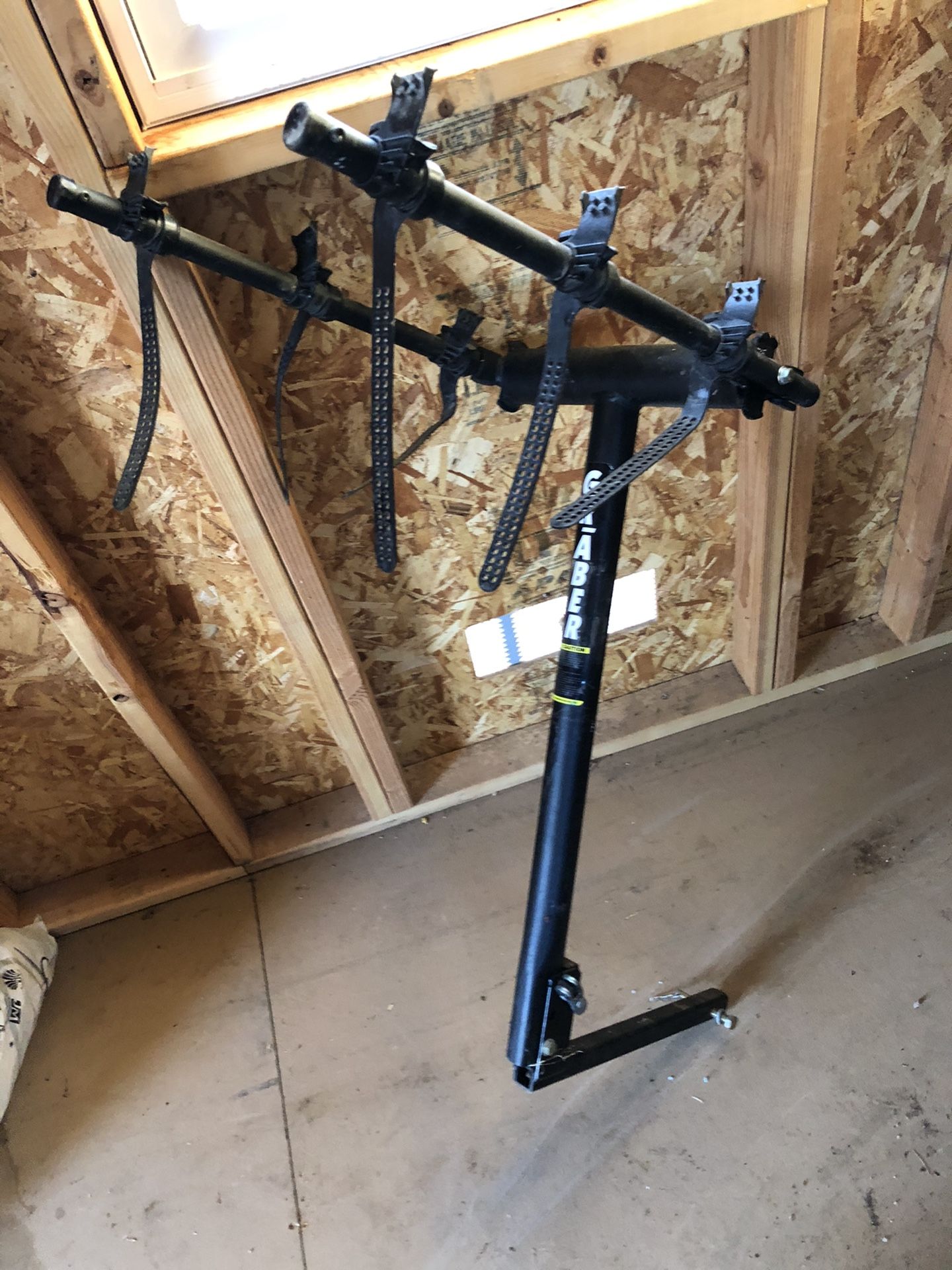 Tow hitch bicycle rack