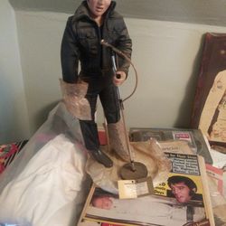 Elvis Presley Statue