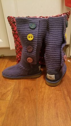UGGS size 6/7