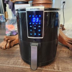 Gourmia GAF265 4-Quart Digital Free Fry Air Fryer- No Oil Healthy Frying - LCD Display - 8 Presets - 1200 Watt, used only once, great condition 