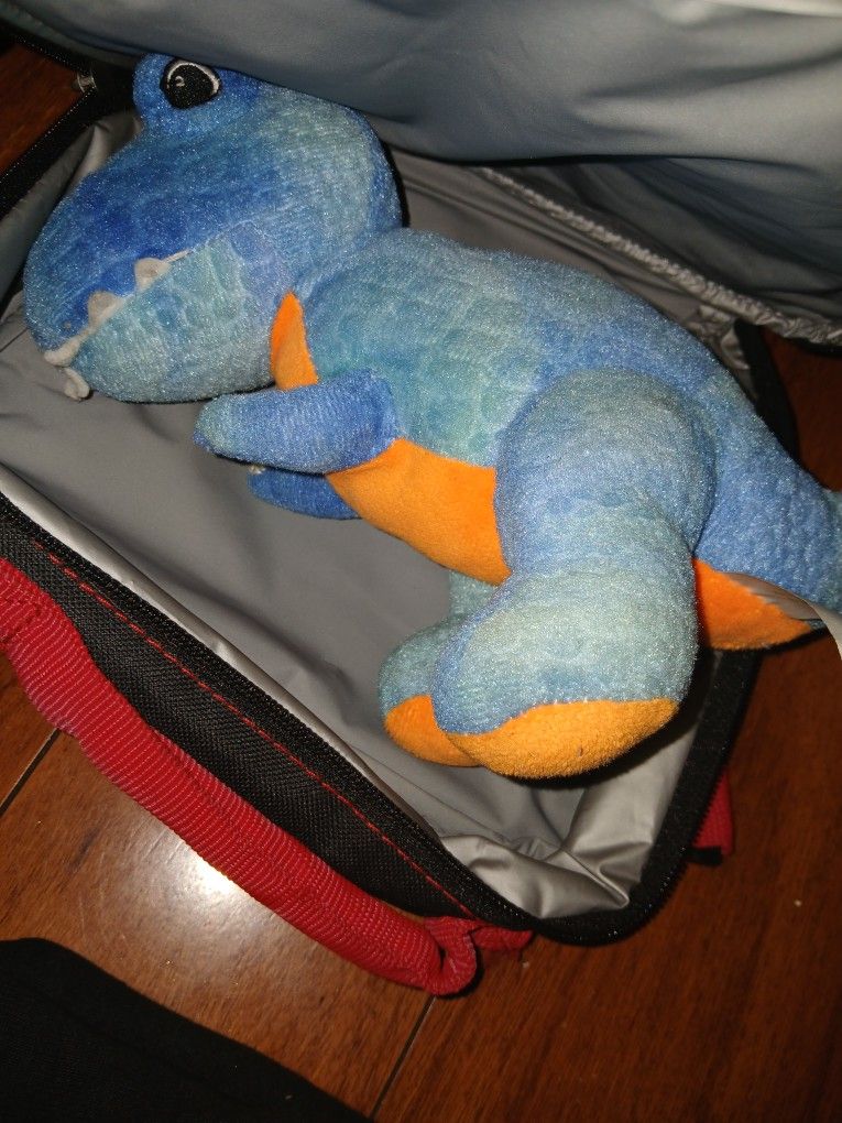 Jurassic World Bag And Dinosaur Plush
