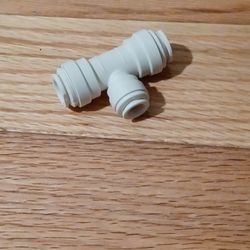 John Guest Push-to-Connect Plastic Tee - 1/2 x 1/2 x 3/8 