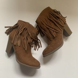 Brown Suede Fringe Western Boots Women’s 6 Like New
