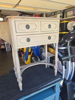 Small table / night stand