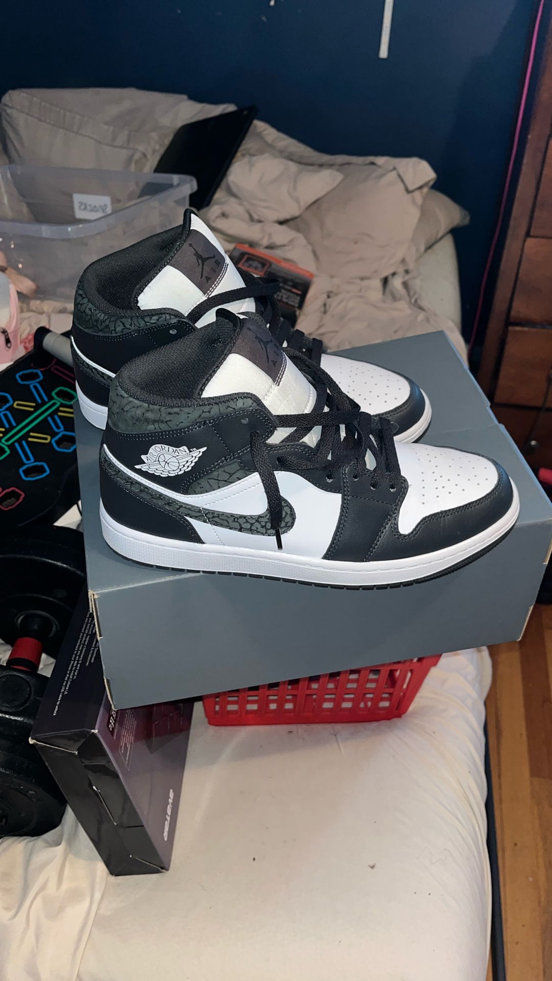 Jordan 1 Mid