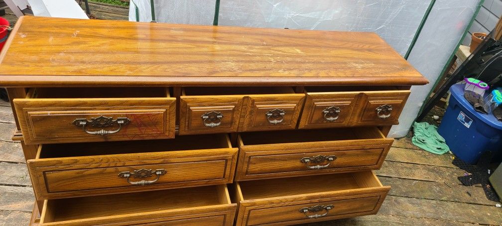 Antique Broyhill Dresser With Mirror 