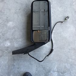 Used Cascadia Mirror