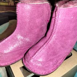 Ugg For Girls Size large Like New $30