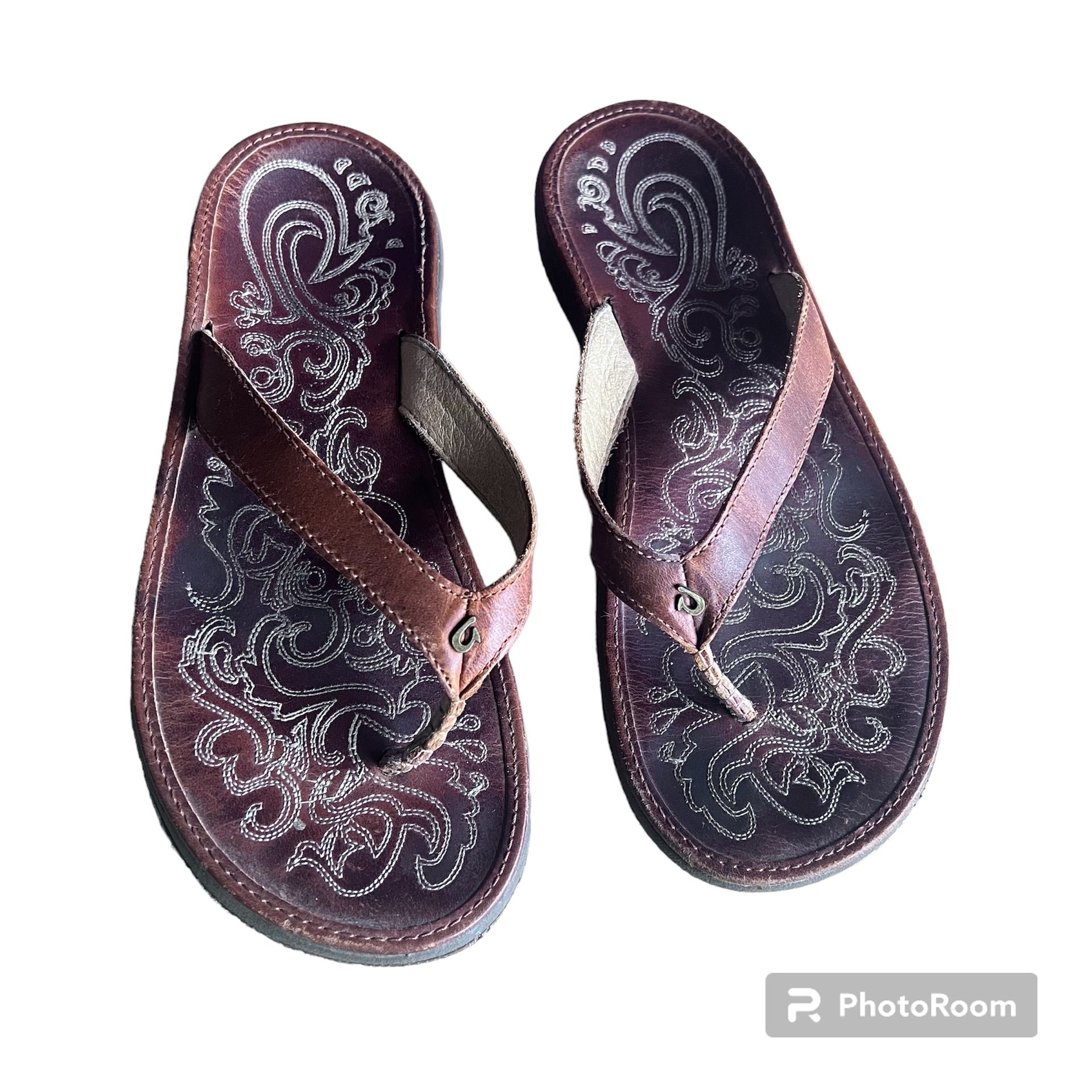 Olukai Paniolo Flip Flops Size 8 for Sale in Lehigh Acres, FL - OfferUp