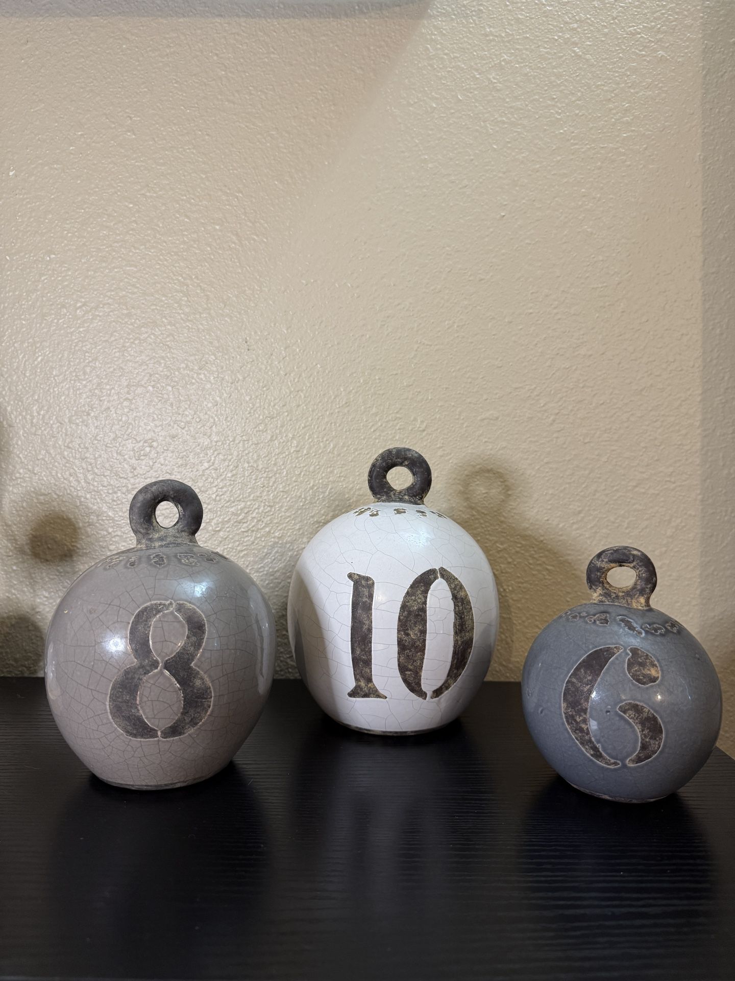 Set of 3 ceramic numbered décor balls