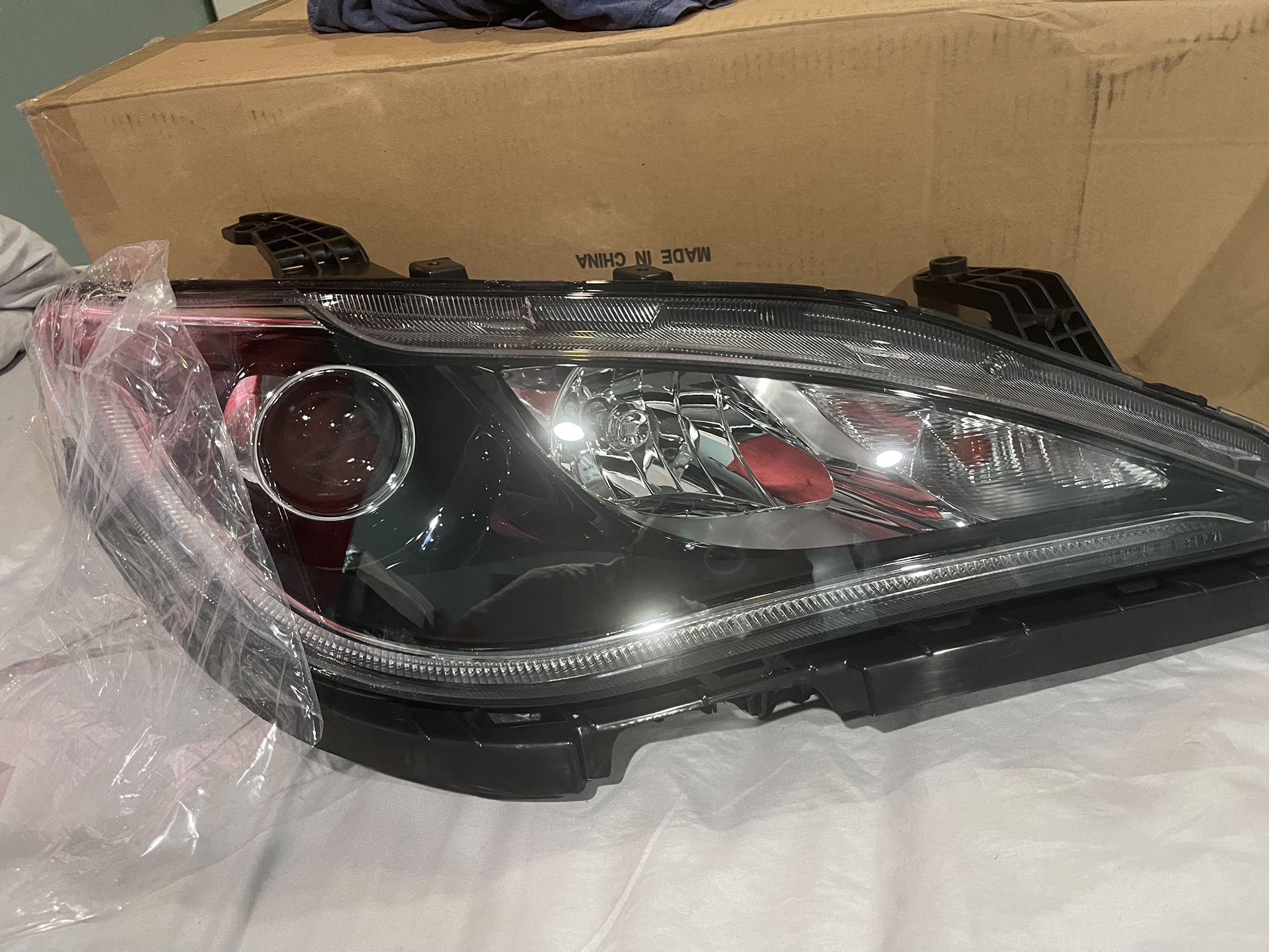 2017-2020 Chrysler Pacifica Headlights