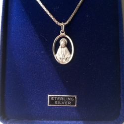 NEW Praying Madonna Sterling Silver Religious Jewelry on an 18" silver toned chain.