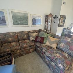 L Shaped Sofa In Perfect Condition 