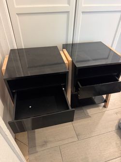 2 Side Tables