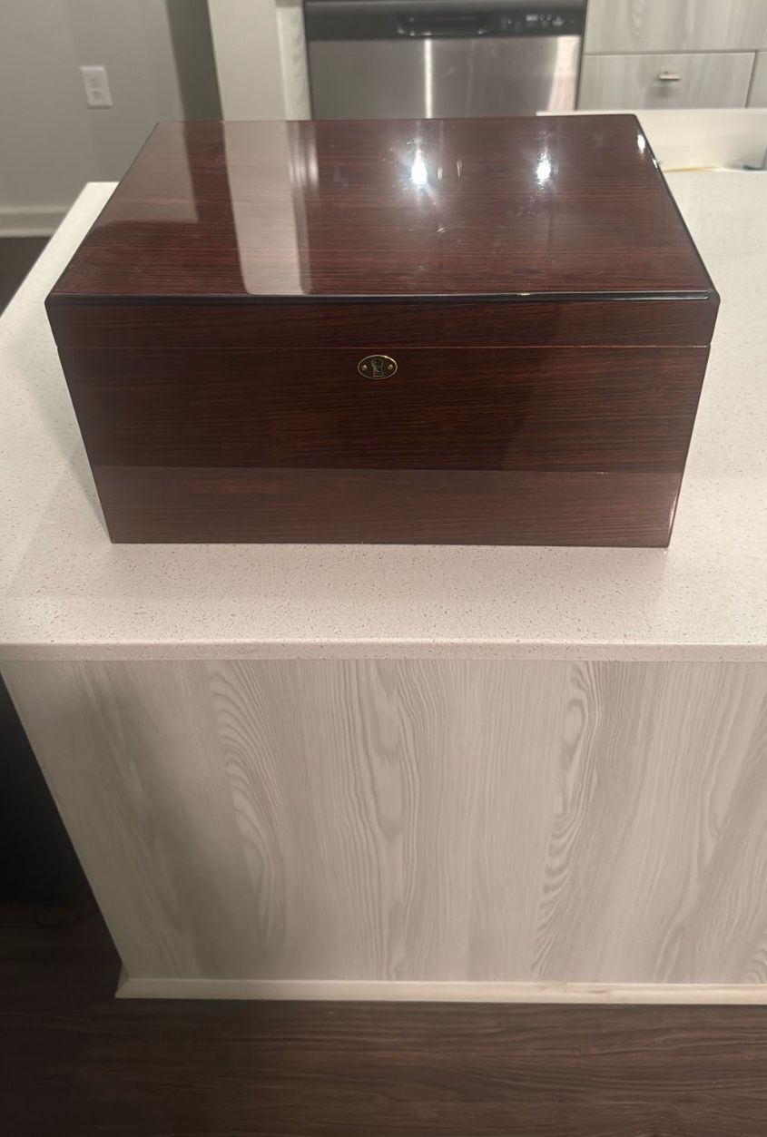 Savoy Humidor